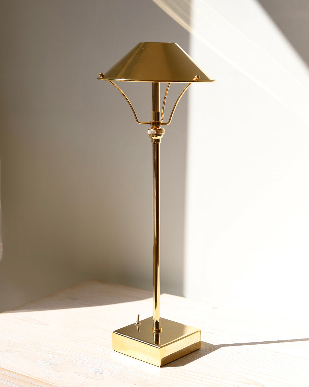 Anna Lari Ambrina Table Lamp in Glossy Brass