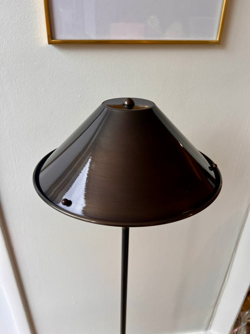 Close up of Anna Lari cordless rechargeable floor lamp in glossy bronze