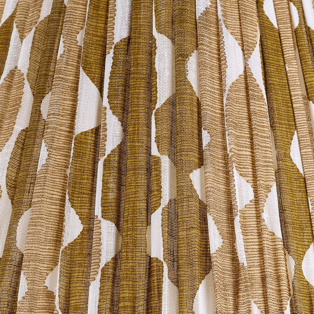Fermoie Neutral Whittle gathered cotton lampshade detail