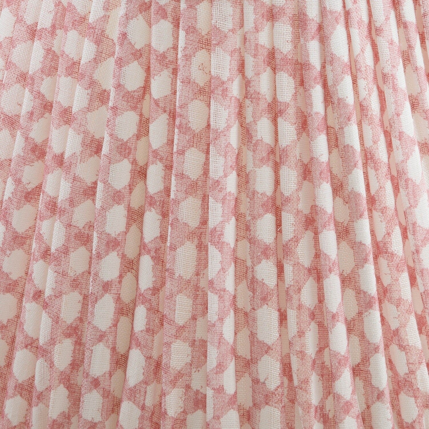 Fermoie Pink Wicker gathered cotton lampshade detail
